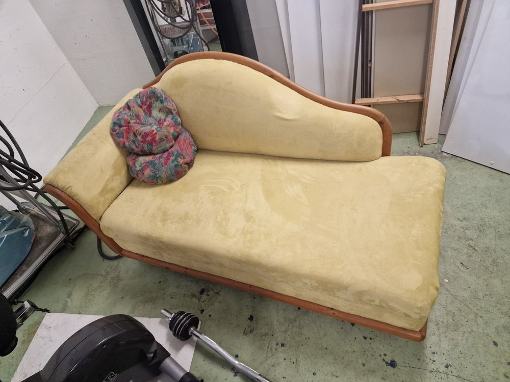 Linth Sofas: Linth Vollholz Alcantara-Lederkombination – Gebraucht aus Zürich von MAO68