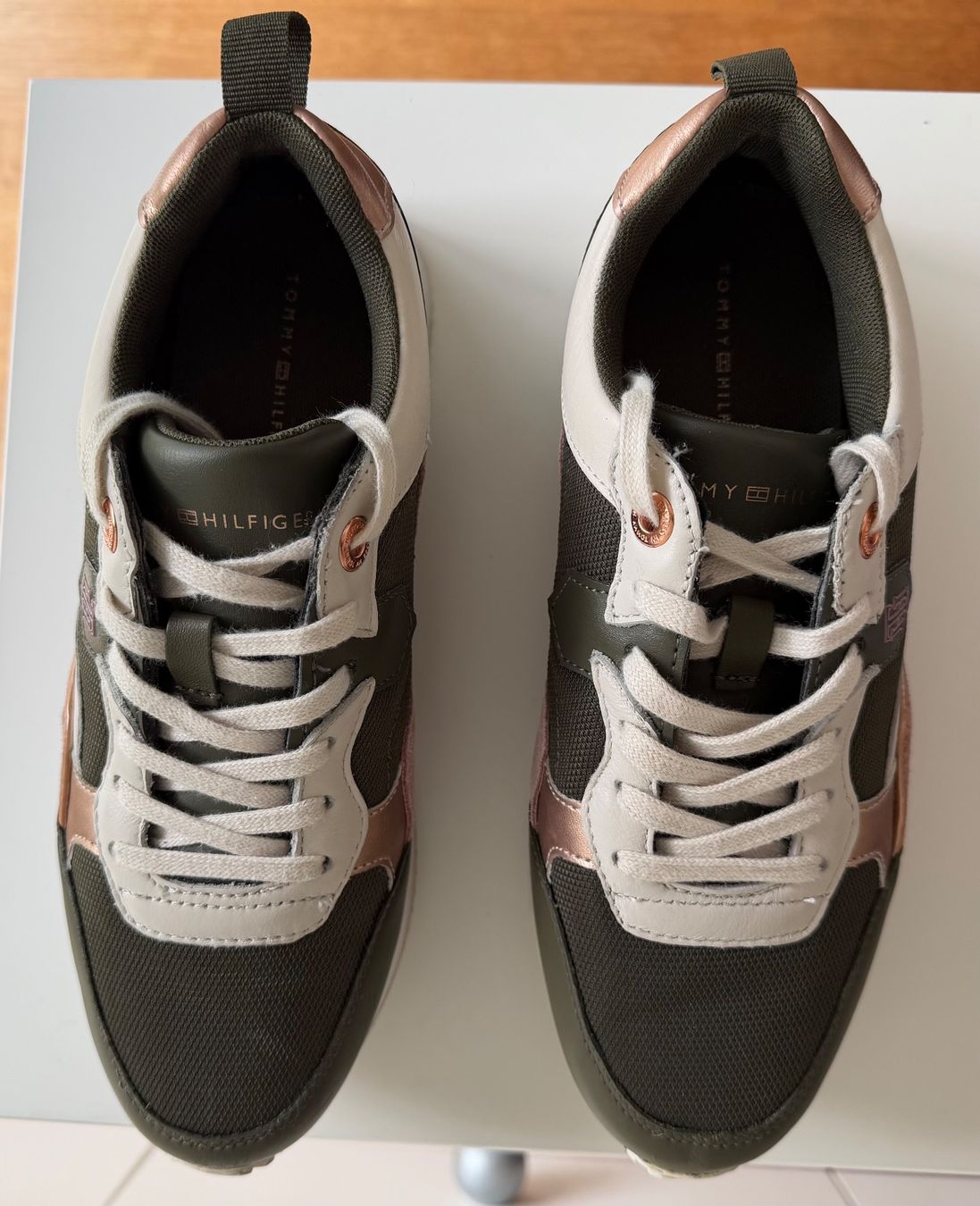 Tommy Hilfiger Scarpe da donna: Tommy Hilfiger Sneakers – Usato da Oberwil-Lieli venduto da Borz2 3