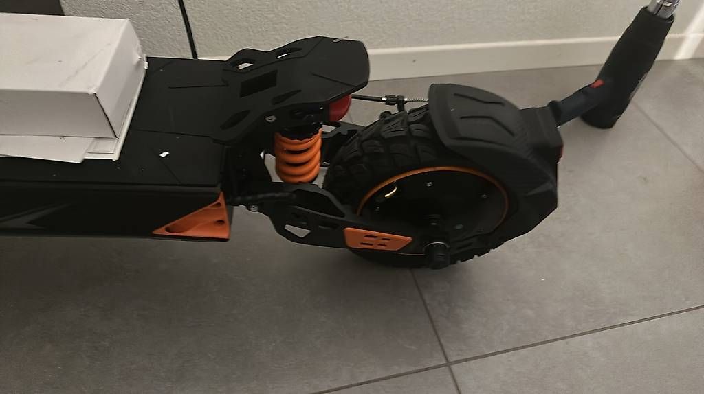 Kickboard: Trottinette électrique neuve 50 km/h – Usato da Forel (Lavaux) venduto da Troots 1