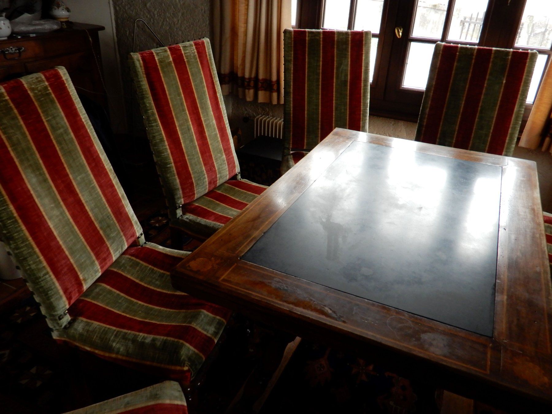 Tables: Table en ardoise – D'occasion à PLAN-LES-OUATES par DUMONTBE 2