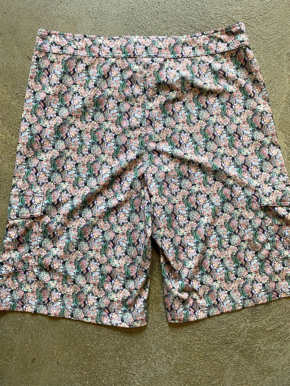 Costumi da bagno: Short de bain DGKush Hommes Taille 34 – Nuovo e nell'imballaggio originale da Orbe venduto da D-stockFactory-Orbe 1