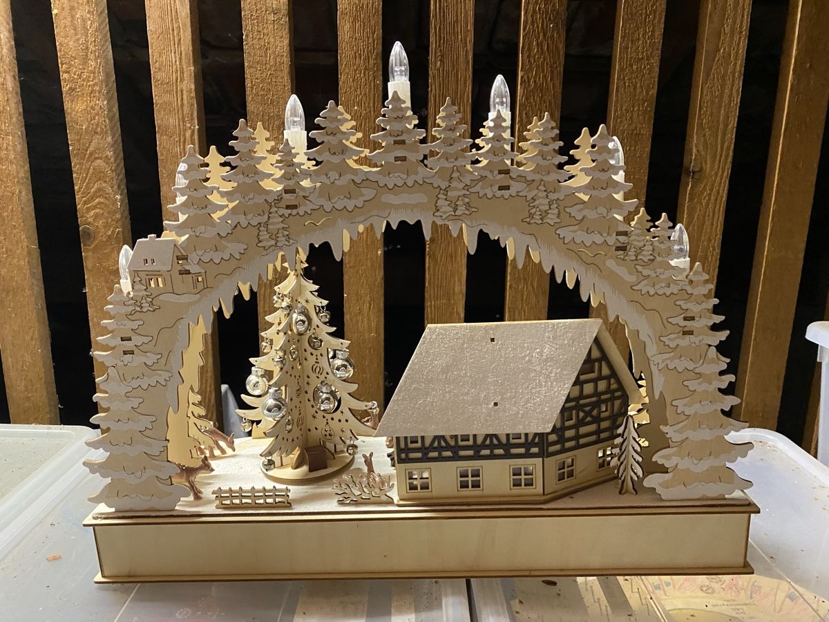 Tutte le decorazioni: Schwibbogen Holz mit Beleuchtung – Usato da Zürich venduto da Ethno1 2