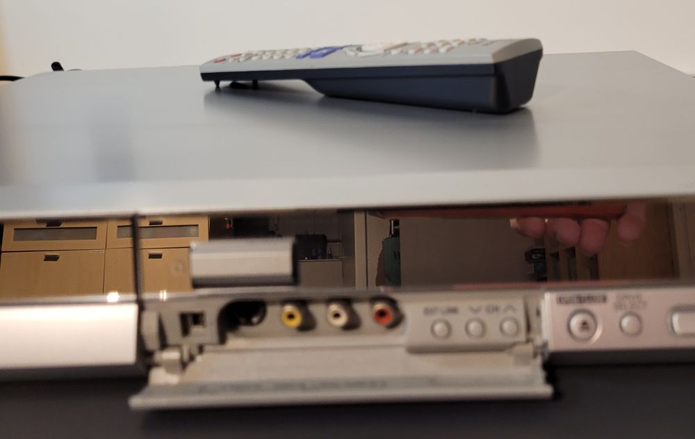 Panasonic DVD Recorder DMREH60 mit 200GB HD Kaufen auf Ricardo