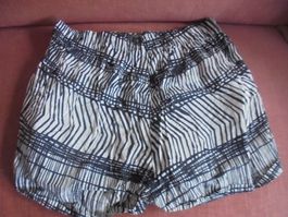 2 Shorts Gr. 44 H&M, Baumwolle