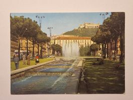 Napoli   Brunnen auf dem Rathausplatz