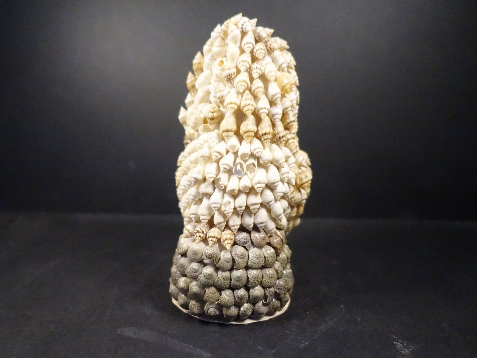 Statuette: Eule aus kleinen Muscheln – Usato da Russikon venduto da Eulenfeder 1