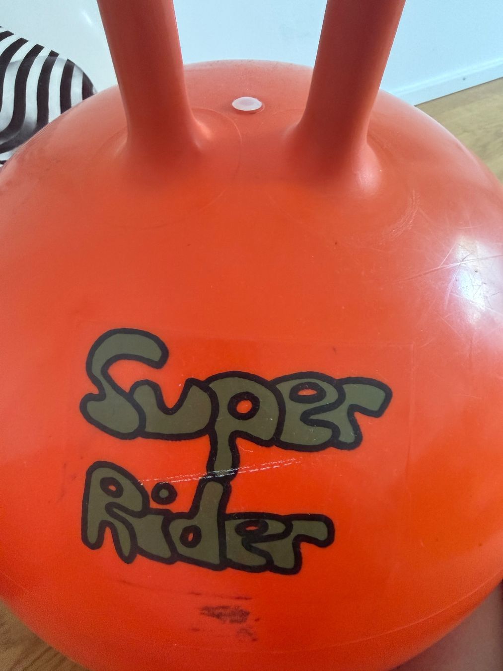 Spielzeuge: Ballon rebondissant gonflable – Gebraucht aus giffers von sev_c9x9 1
