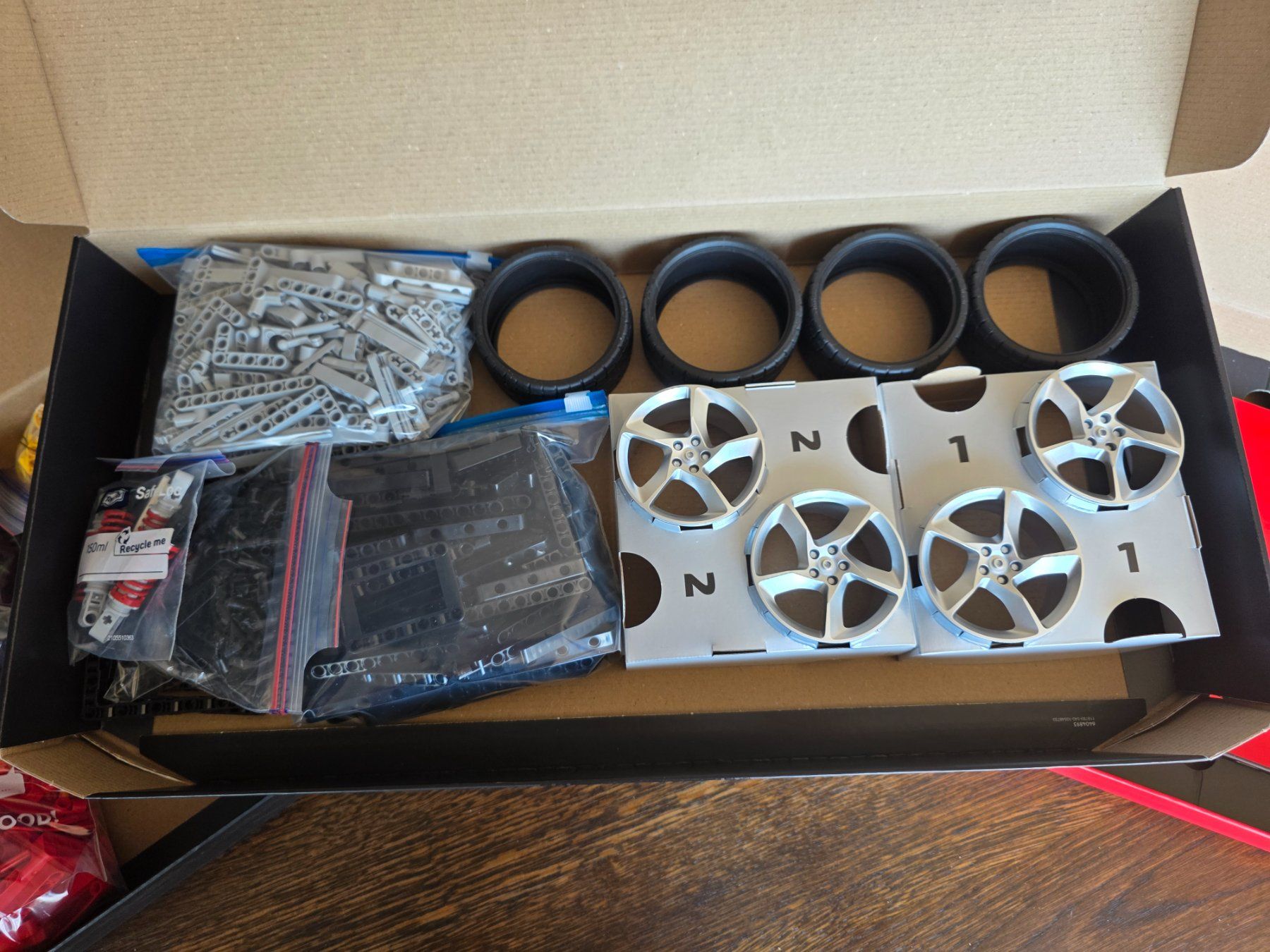Lego Kit di costruzioni: Lego Technic 42143 Ferrari Daytona SP 3 – Usato da Nänikon venduto da Nova81 5