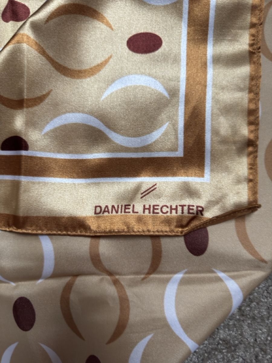 Polyester Foulards, Tücher & Schals: Foulard Daniel Hechter 70x70 Vintage – Neu (gemäss Beschreibung) aus Vuippens von Anna_as 1