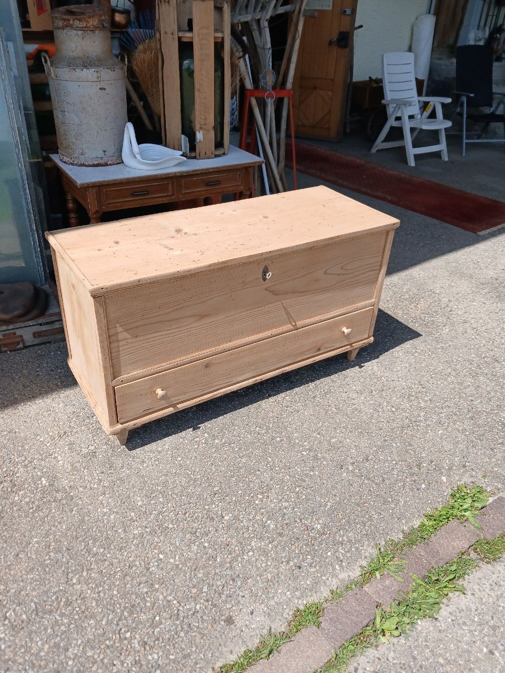 Cassapanche: Tannenholz Truhe mit Schublade  – Usato da Hagenbuch ZH venduto da bromaer 1