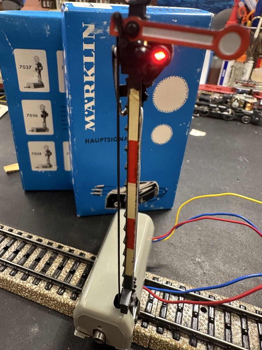 Märklin Modellini di ferrovie: Märklin 7039 Flügelsignal – Usato da Lupsingen venduto da New-Haven