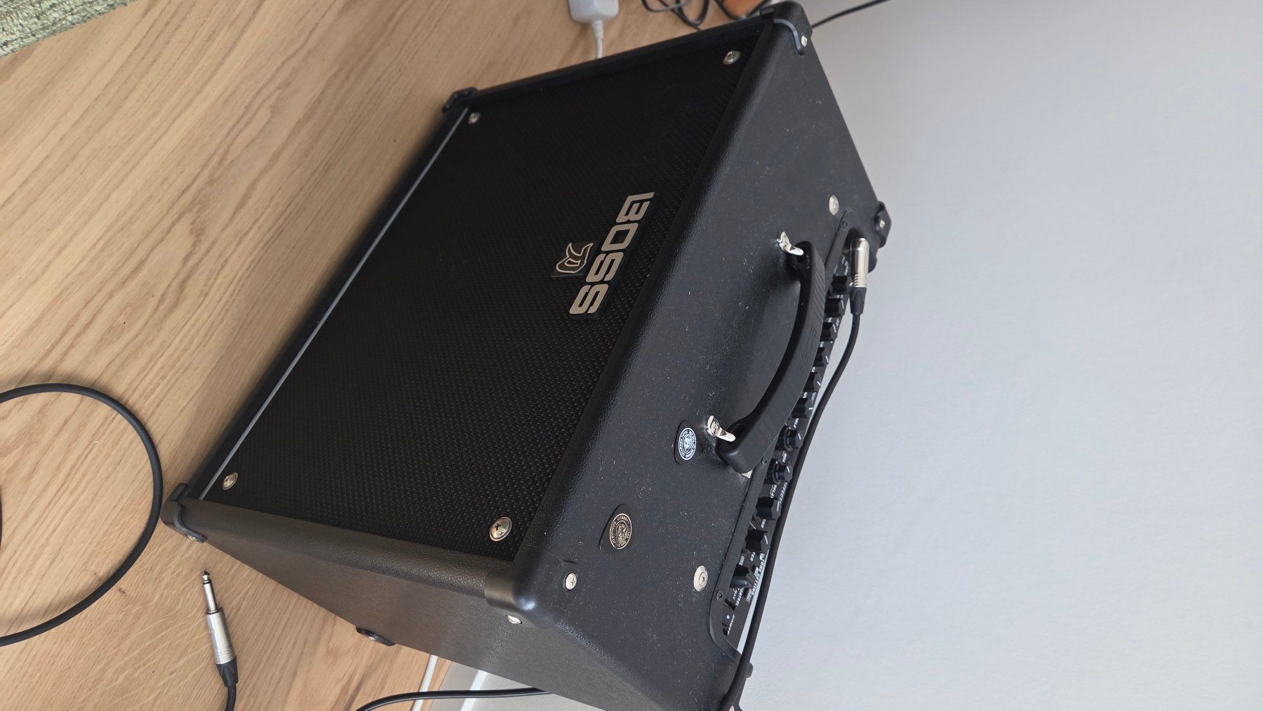 Squier Musikinstrumente: Squier Classic Vibe Stratocaster + Boss Katana 50 Gen 3 Amp – Gebraucht aus Zürich von iva_fr79 4