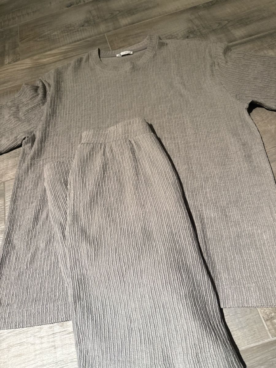 Zara T-shirts: Ensemble Zara  – D'occasion à Tramelan par mar_xrj7 2