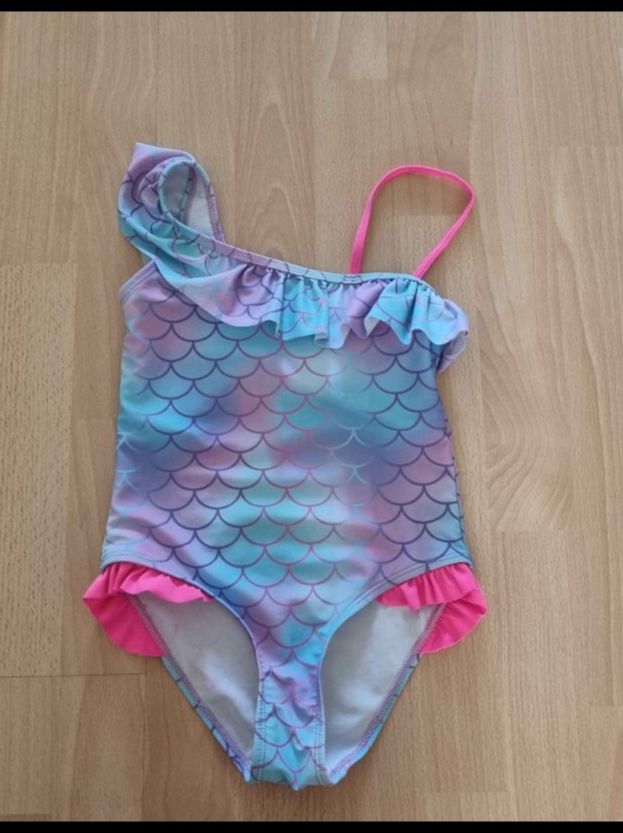 Maillots de bain: Badeanzug Mädchen 4-5 Jahre – D'occasion à Buchs AG par Kitten33