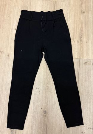 Schicke, schwarze Stoffhose mit hohem Bund, Grösse  S