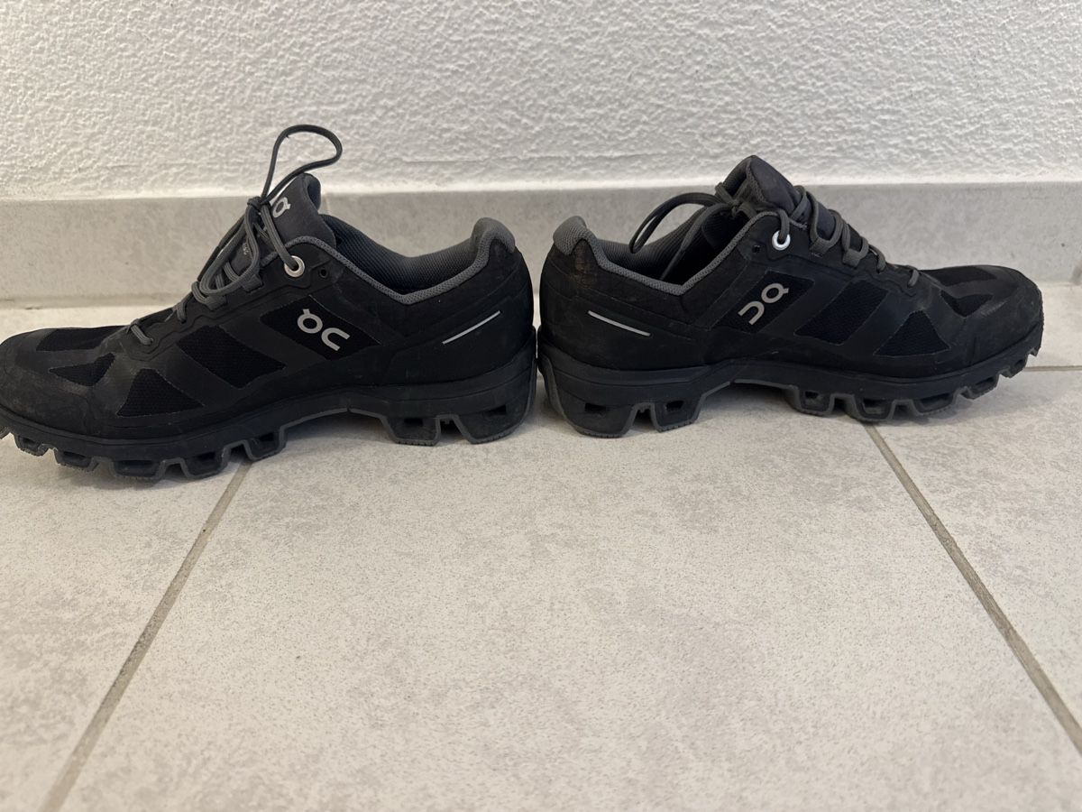 Scarpe da uomo: On Cloud Schuhe – Usato da rotkreuz venduto da tijana0504 1