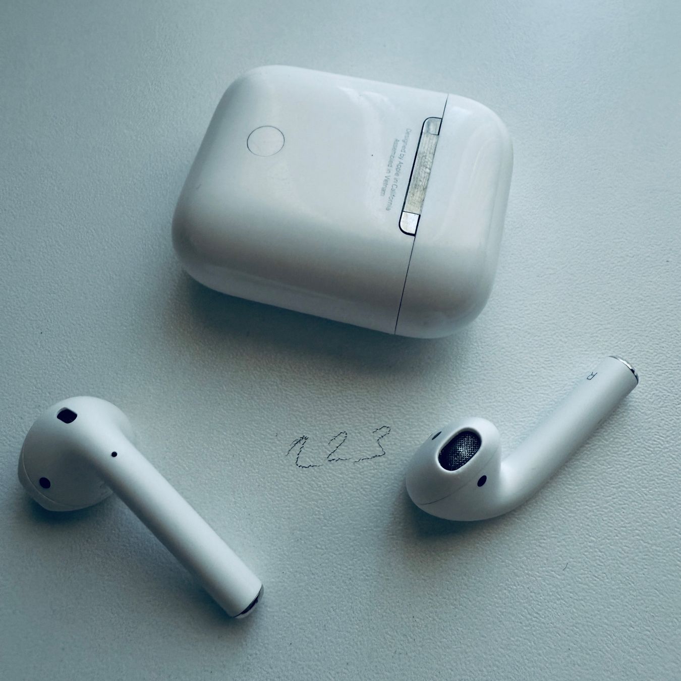 Apple Cuffie: Original Apple AirPods 2 Gen. Wireless Kopfhörer & Case – Usato da Basel venduto da MY.AIRPODS.SHOP 5