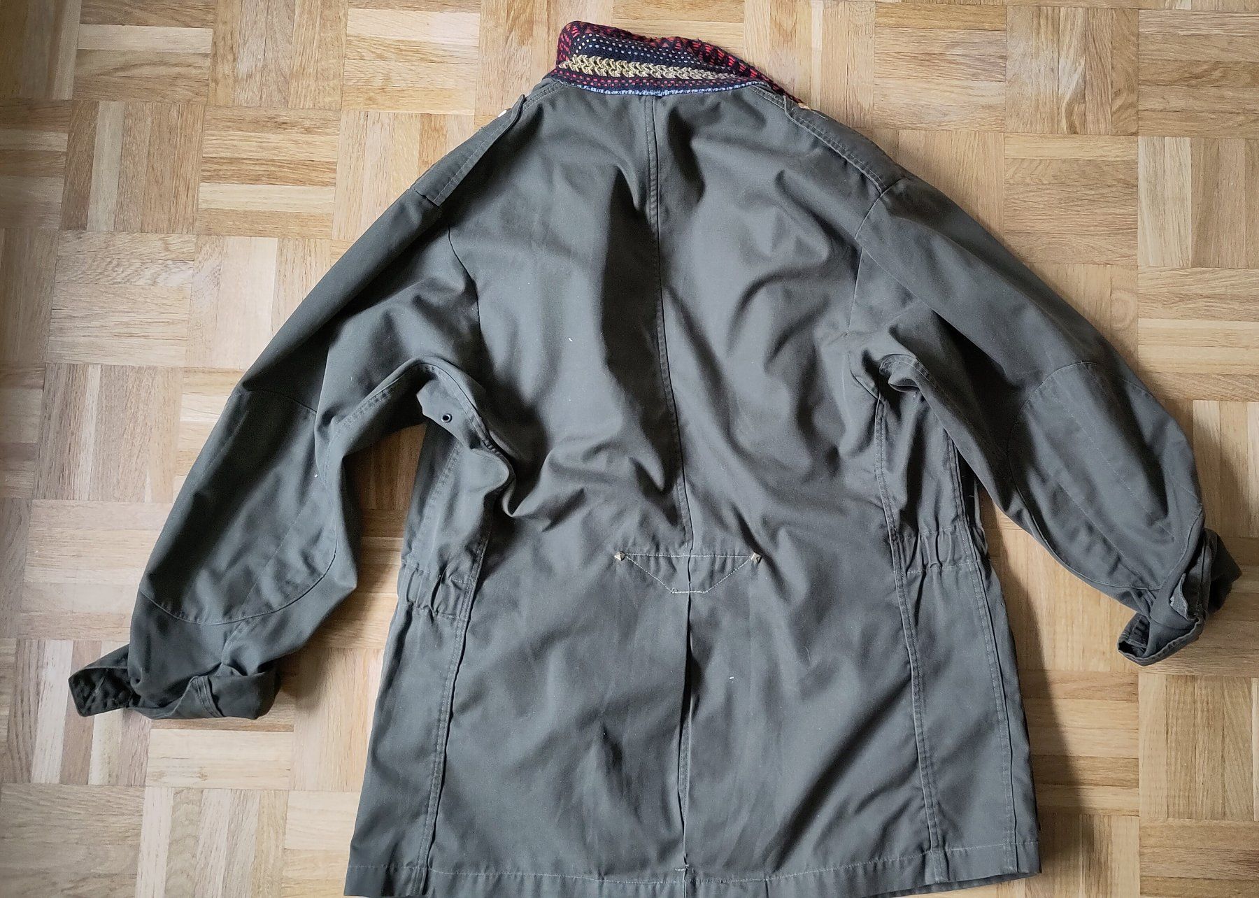 Giacche: Veste customisée kaki – Usato da Genève venduto da clairedupraz 2