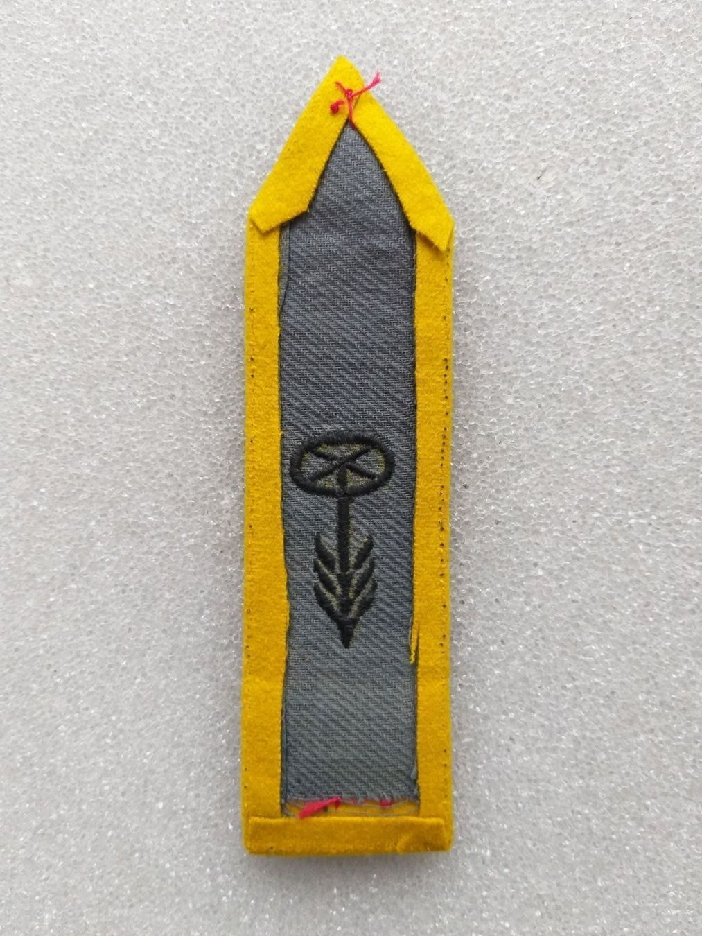 Placchette & Badge: Ärmelpatte Motorradfahrer Ord. 1940 Set – Usato da Bauma venduto da SwissMilitaria 1