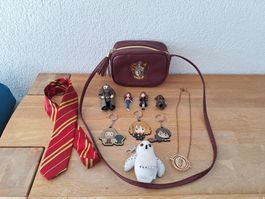 Lot Harry Potter (sac, porte-clé, figurines)