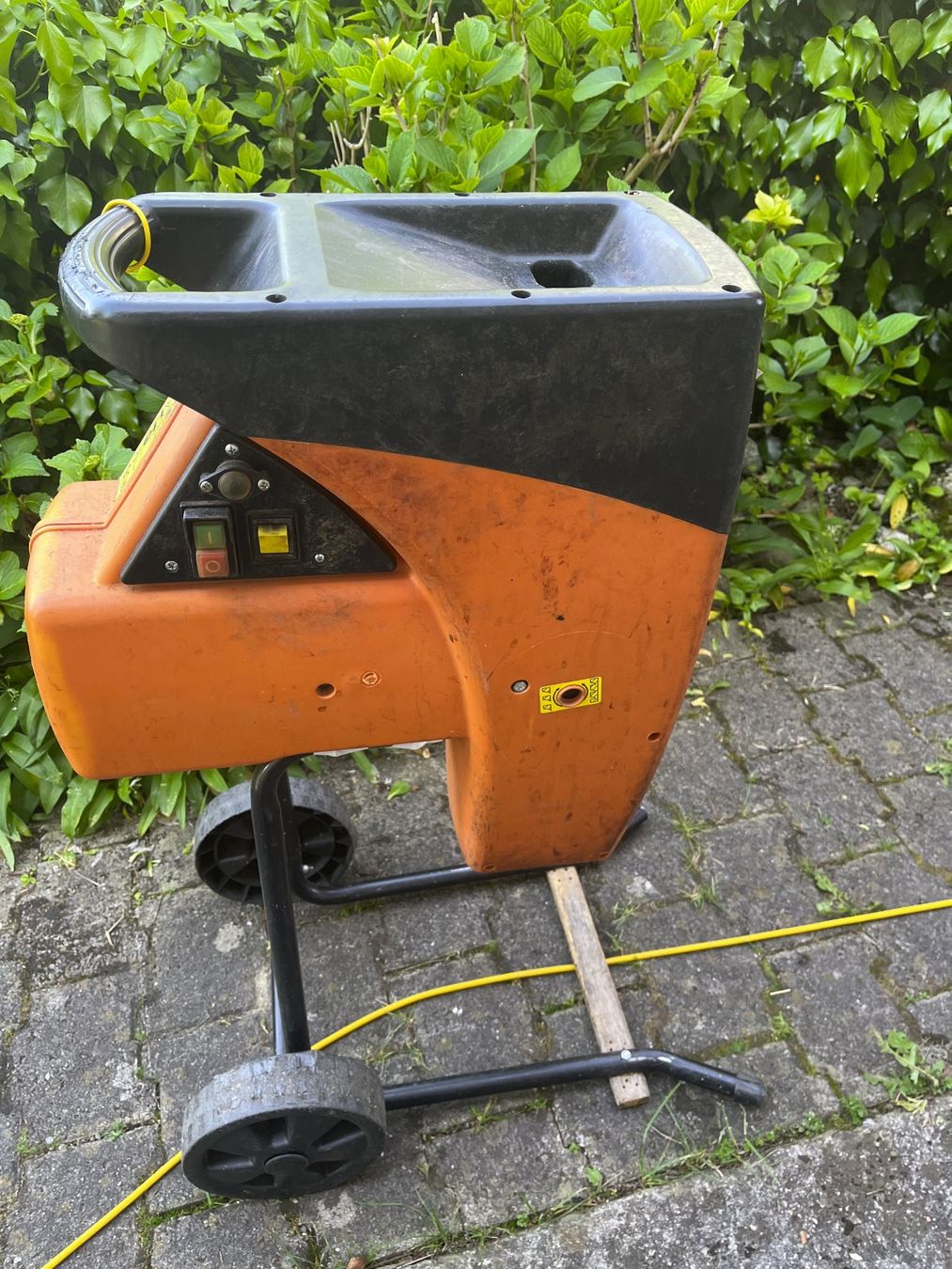 Trinciatrici: Gartenhäcksler Shark 2800 Watt – Difettoso da Kehrsatz venduto da Heikas