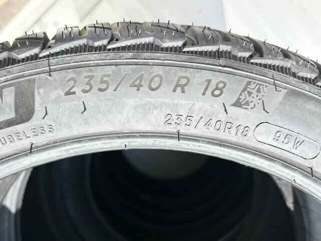 Pirelli Pneus & Kompletträder: ||•  5 Einzelpneus - 5 Stück /183s – Neu und originalverpackt aus Zürich von LUIS-B 1