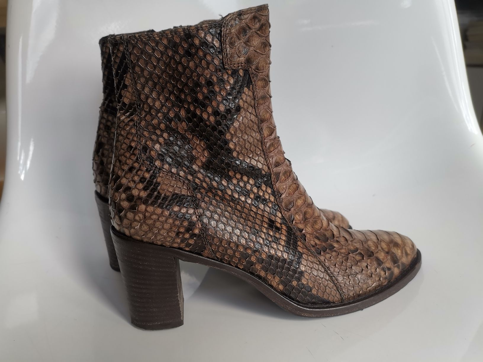 Damenschuhe: Gior M Schlangenleder Boots – Gebraucht aus Uerikon von pink_flamingo 1