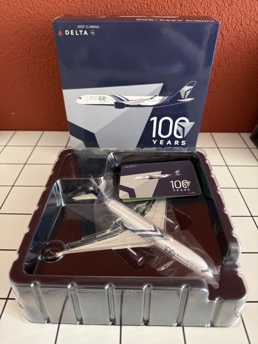 Airbus Kits de montage: Delta Airbus A350 – Neuf avec emballage d'origine à Baar par Glurak 1