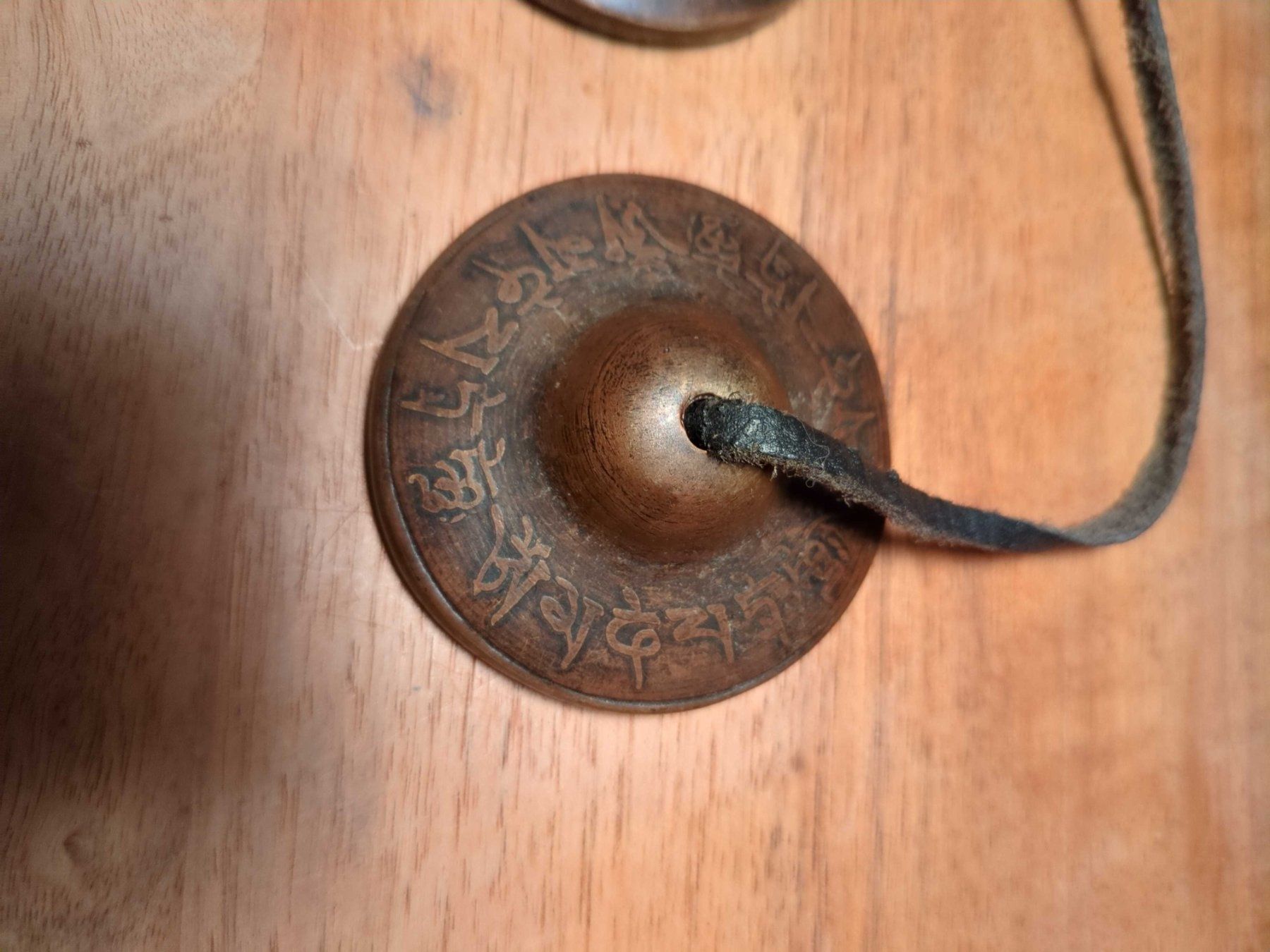 Musikinstrumente: tibetische Zimbel – Gebraucht aus Dornach von Rosengarten15