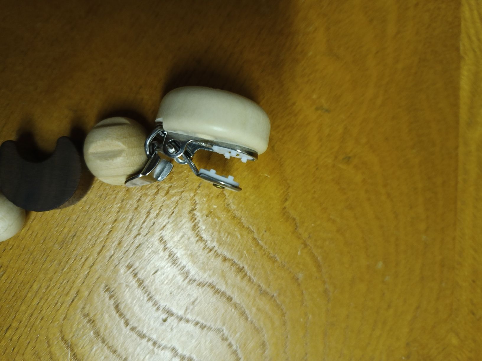 Succhiotti & catenelle porta ciuccio: Nuggikette/Schnullerkette (Goki) – Nuovo (secondo la descrizione) da Lachen SZ venduto da N.Bla 1