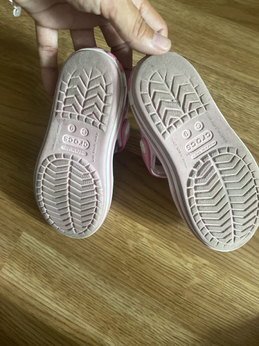 Crocs Chaussures filles: rosa Crocs Grösse C9 -> 25-26 – D'occasion à Suhr par RIE83 1