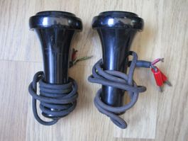 2 antike Telefonhörer