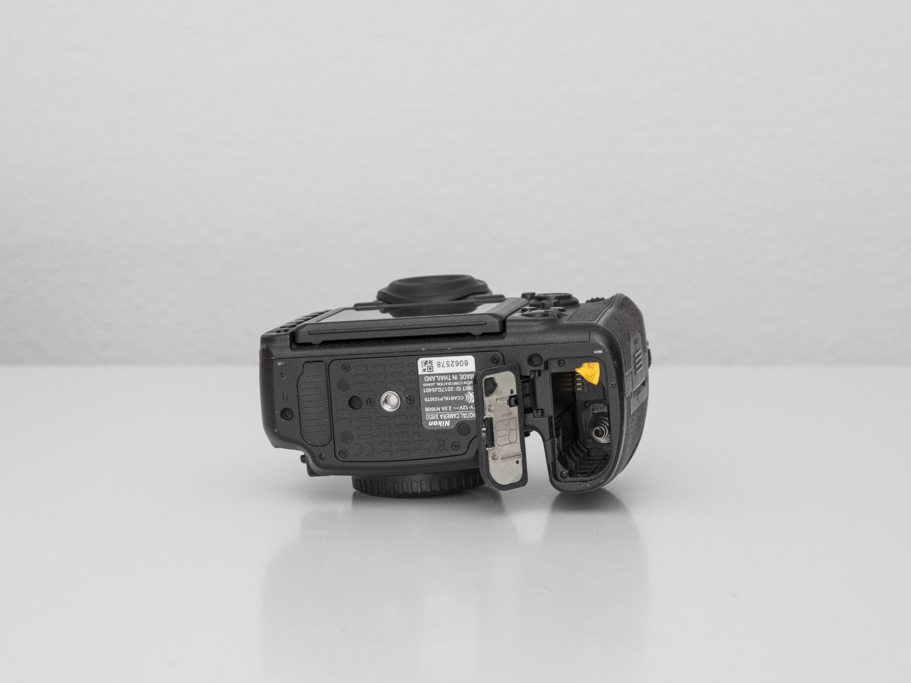 Nikon Fotocamera: Nikon D850 + 4 Akkus + Ladegerät + Godox Trigger – Usato da Luzern venduto da jblum 5