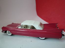 Cadillac 1959  - in pink - alt von Vitesse - schön