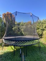 Gartentrampolin Springfree mit Sicherheitsnetz gebraucht