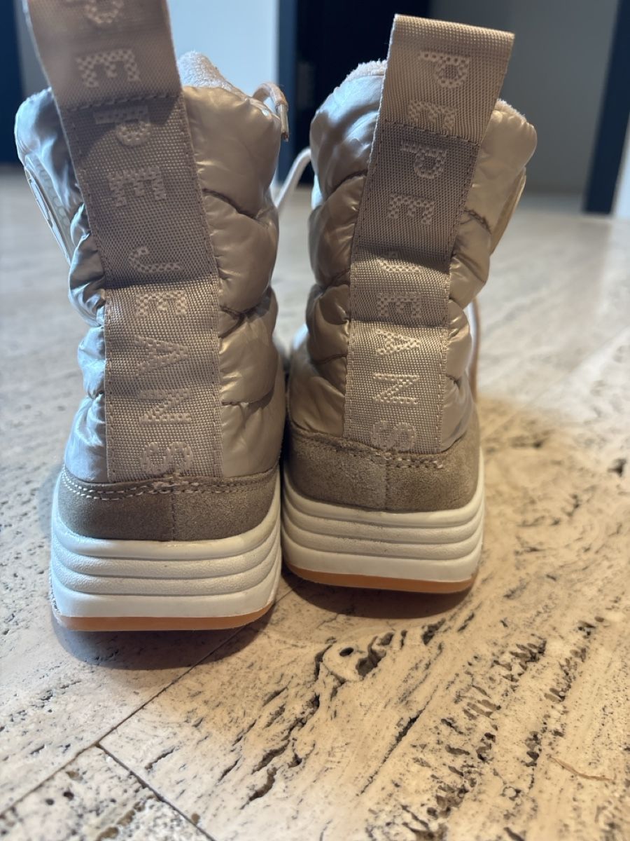 Scarpe per ragazze: Winterschuhe Grösse 37 – Usato da Salenstein venduto da sehrgut 2