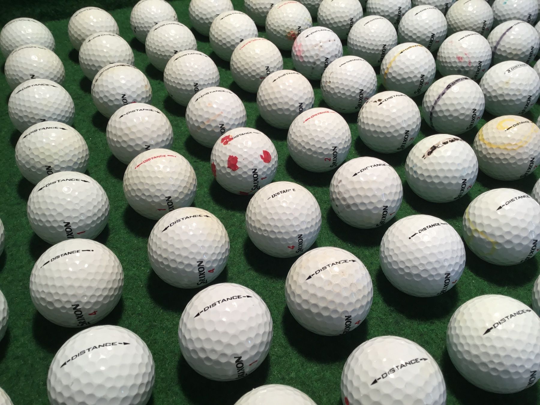 Palloni: 100 Golfbälle Srixon Distance (mittel) – Usato da Bergdietikon venduto da shimano4 8