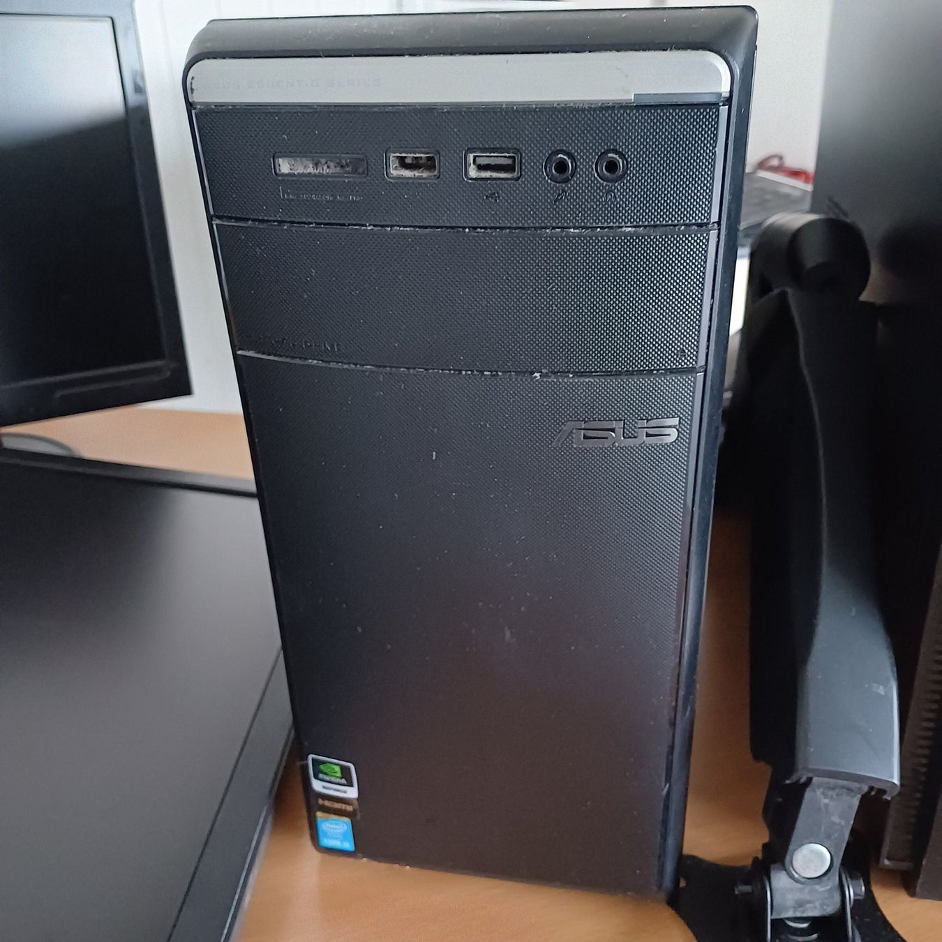 PCs: Ordinateur Acer et Asus, écran HP, clavier, souris. PC – Gebraucht aus Villeneuve VD von vog_yc5s 8