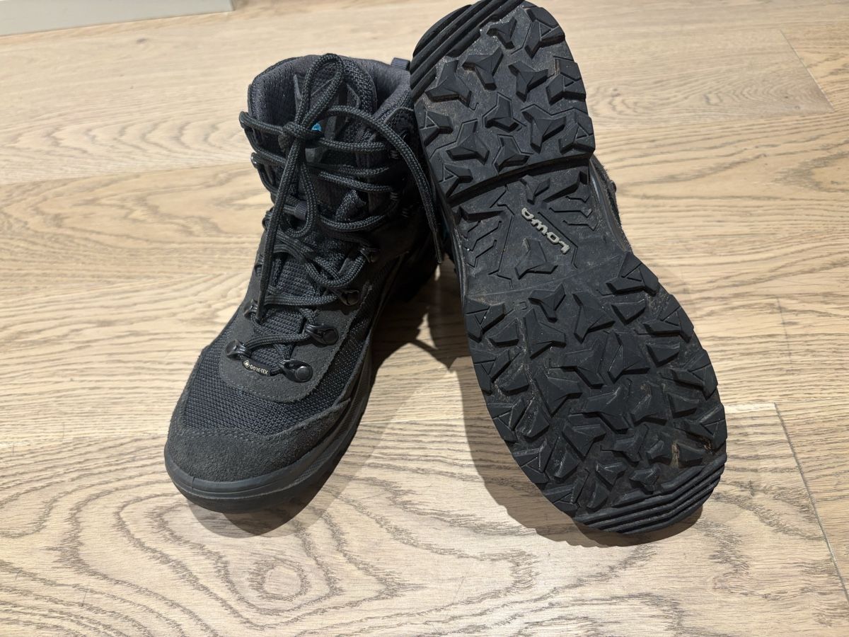Lowa Herrenschuhe: Wanderschuhe Lowa 37.5 NEU – Neu (gemäss Beschreibung) aus Baar von El.bee 2