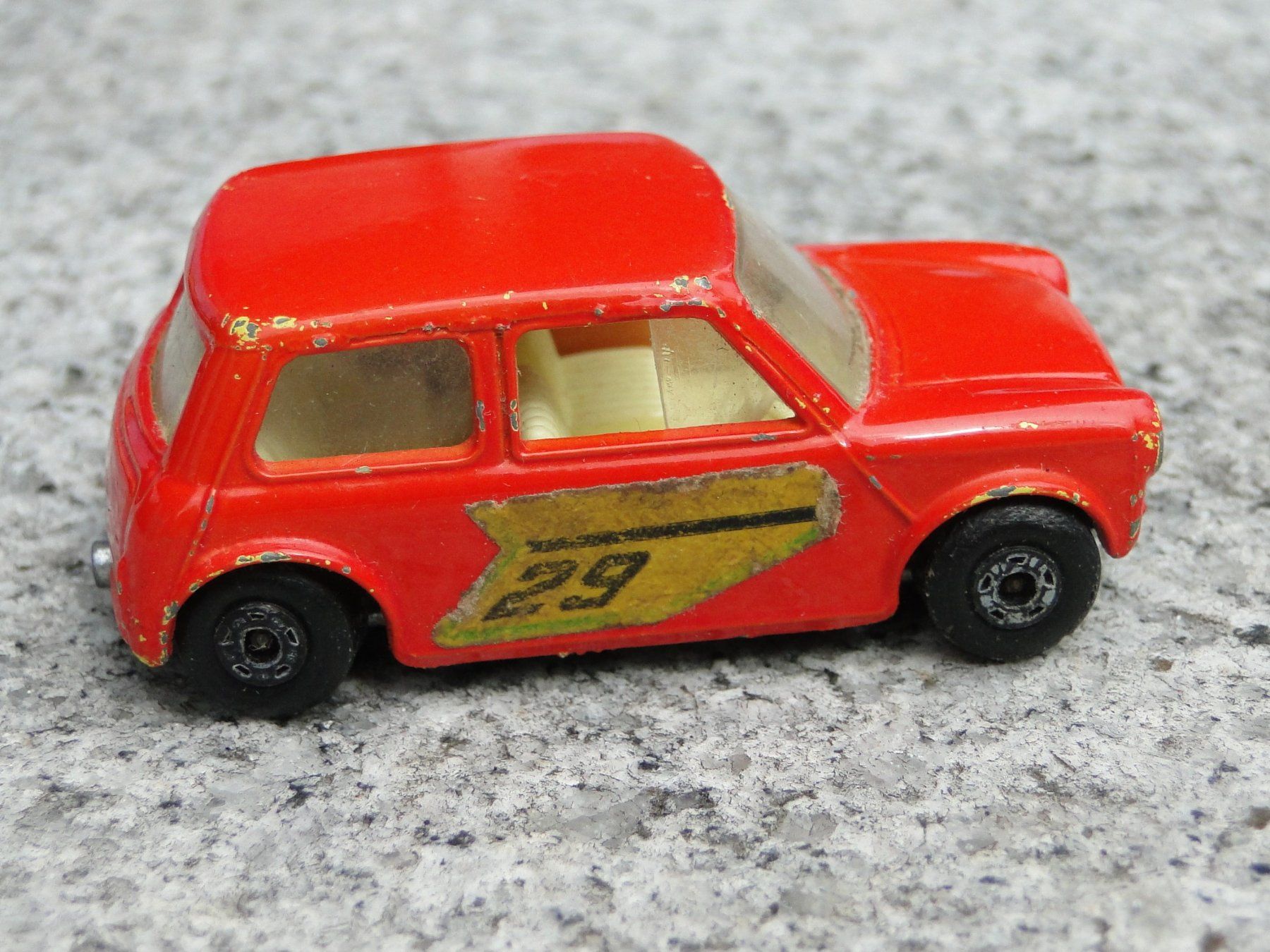 Matchbox Modellini d'auto: MATCHBOX - Racing Mini - Nr. 29 ca. 1/53 – Usato da Killwangen venduto da cyrano56