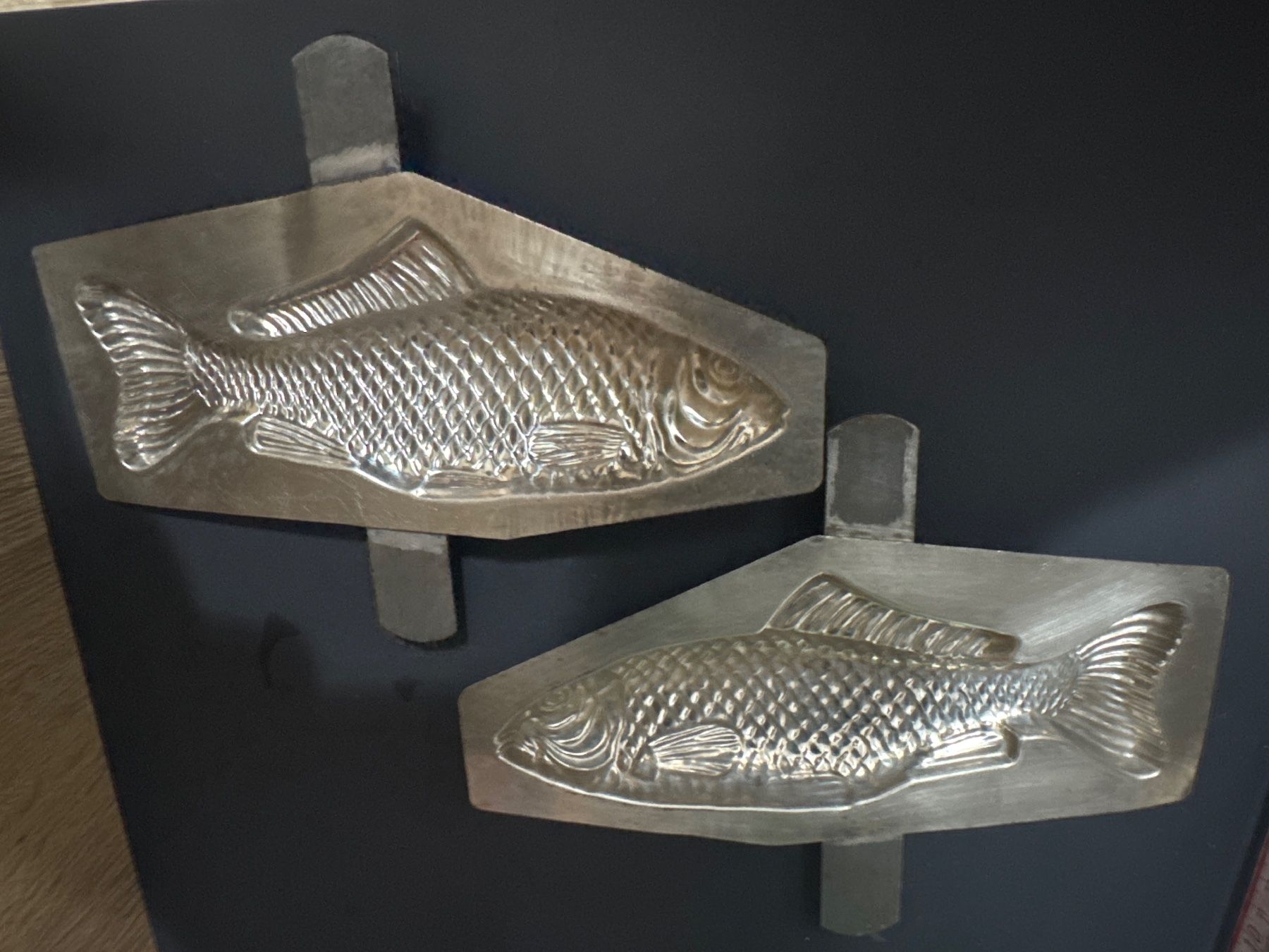 Teglie da forno: Moule chocolat schokoladenform poisson 20cm – Usato da Lajoux JU venduto da Briard0 1