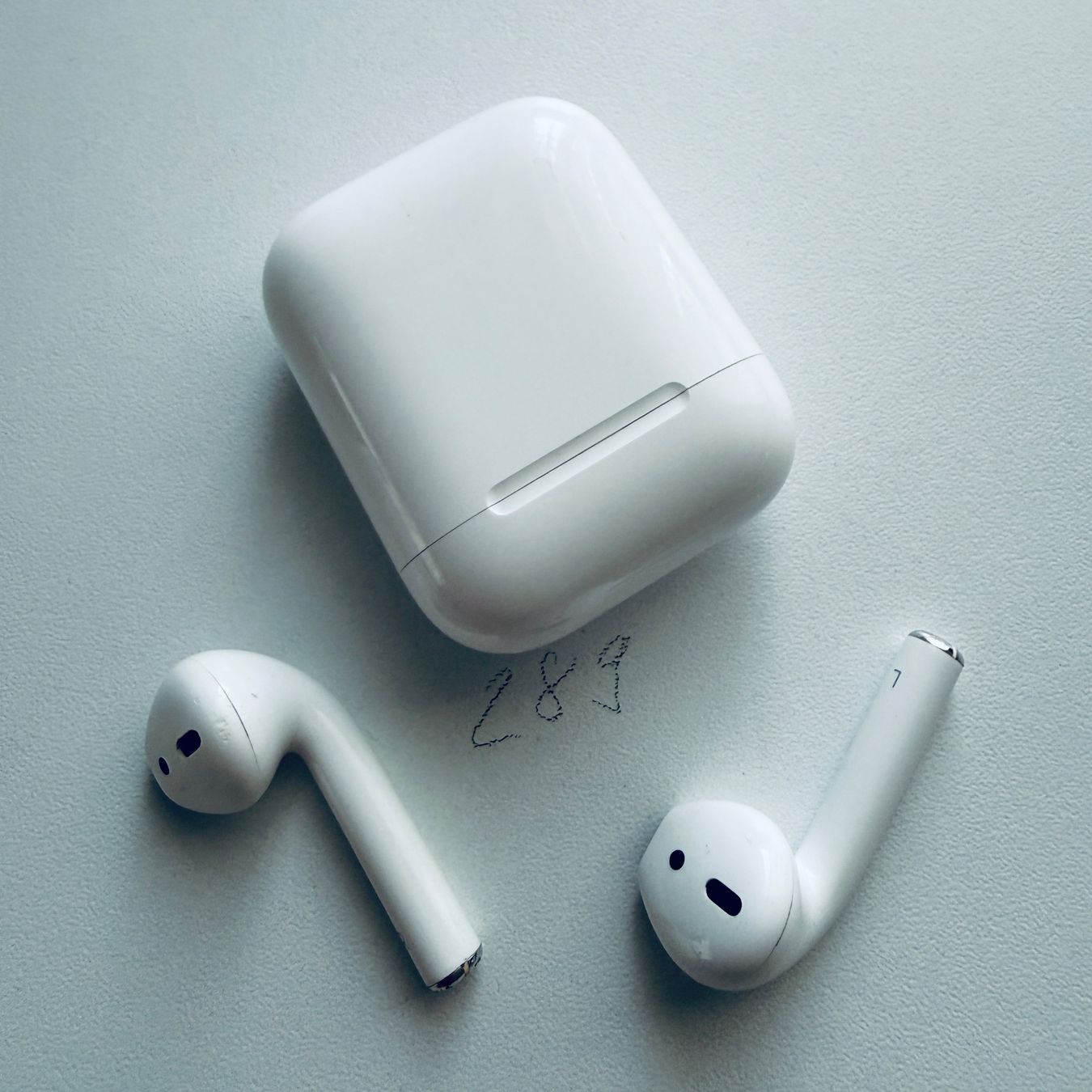 Apple Kopfhörer: Original Apple AirPods 2 Gen. Wireless Kopfhörer & Case – Gebraucht aus Basel von MY.AIRPODS.SHOP 3