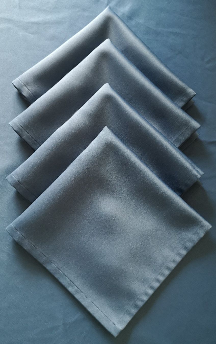 Altra biancheria da tavola: Grosse ovale Tischdecke 170 x 220 cm, mit 4 Sets – Usato da Zürich venduto da Tanteemma369 3