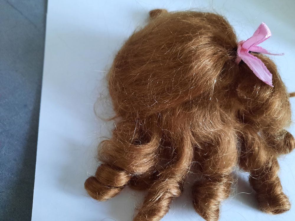 Solde ! ANCIENNE perruque POUR POUPEE