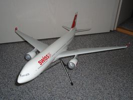 Swiss A330-200  1:100 sehr grosses Modell