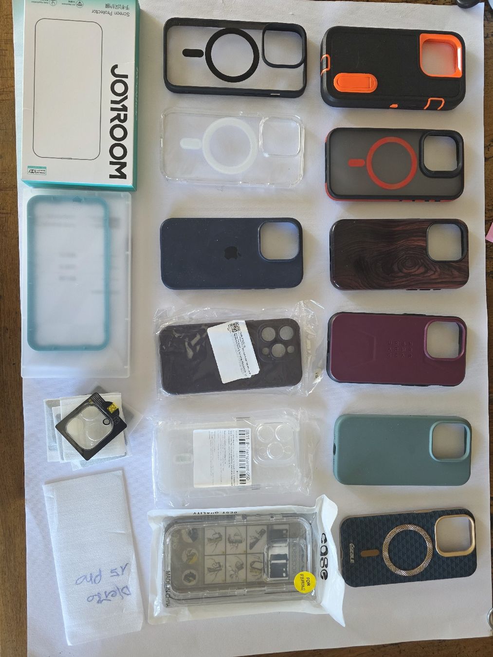 Apple Cover & Protezioni schermo: cover iPhone 15 pro – Usato da Solduno venduto da fla_2sjz