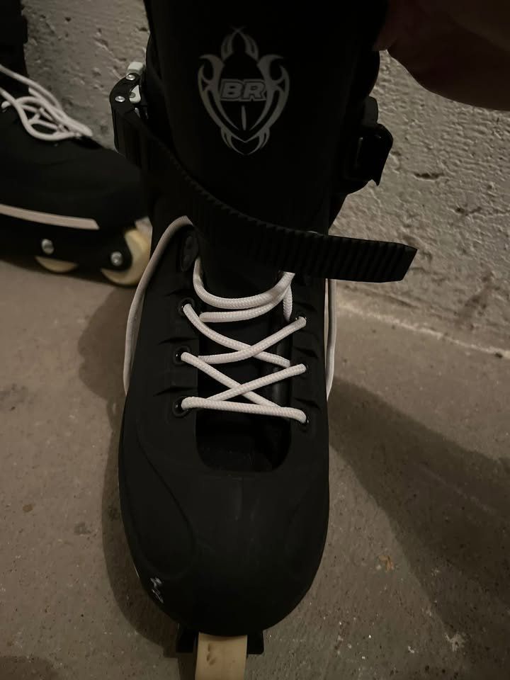 Pattini in linea & Pattini a rotelle: ROLLERBLADE BLADERUNNER FURY 44.5 – Nuovo (secondo la descrizione) da Lugano venduto da cjporko 6