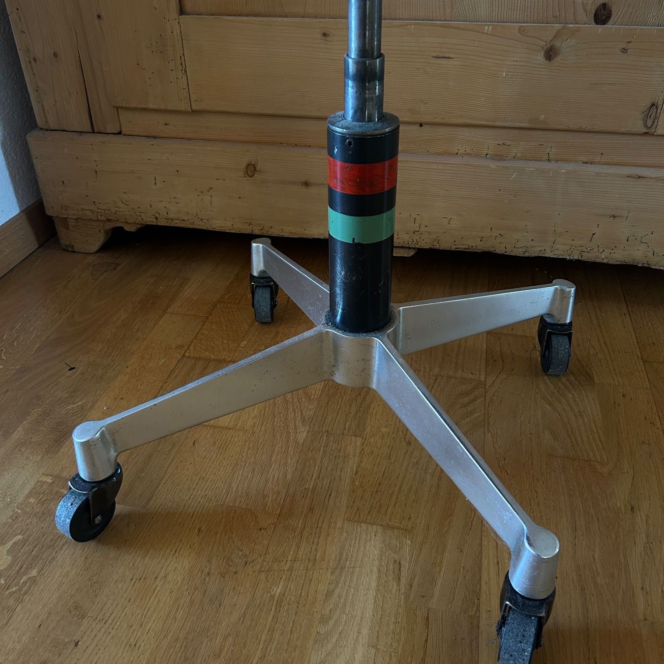 Giroflex Sgabelli: 1964 Industrie Hocker Stoll Giroflex – Usato da Bern venduto da shoprestoredvintage 1