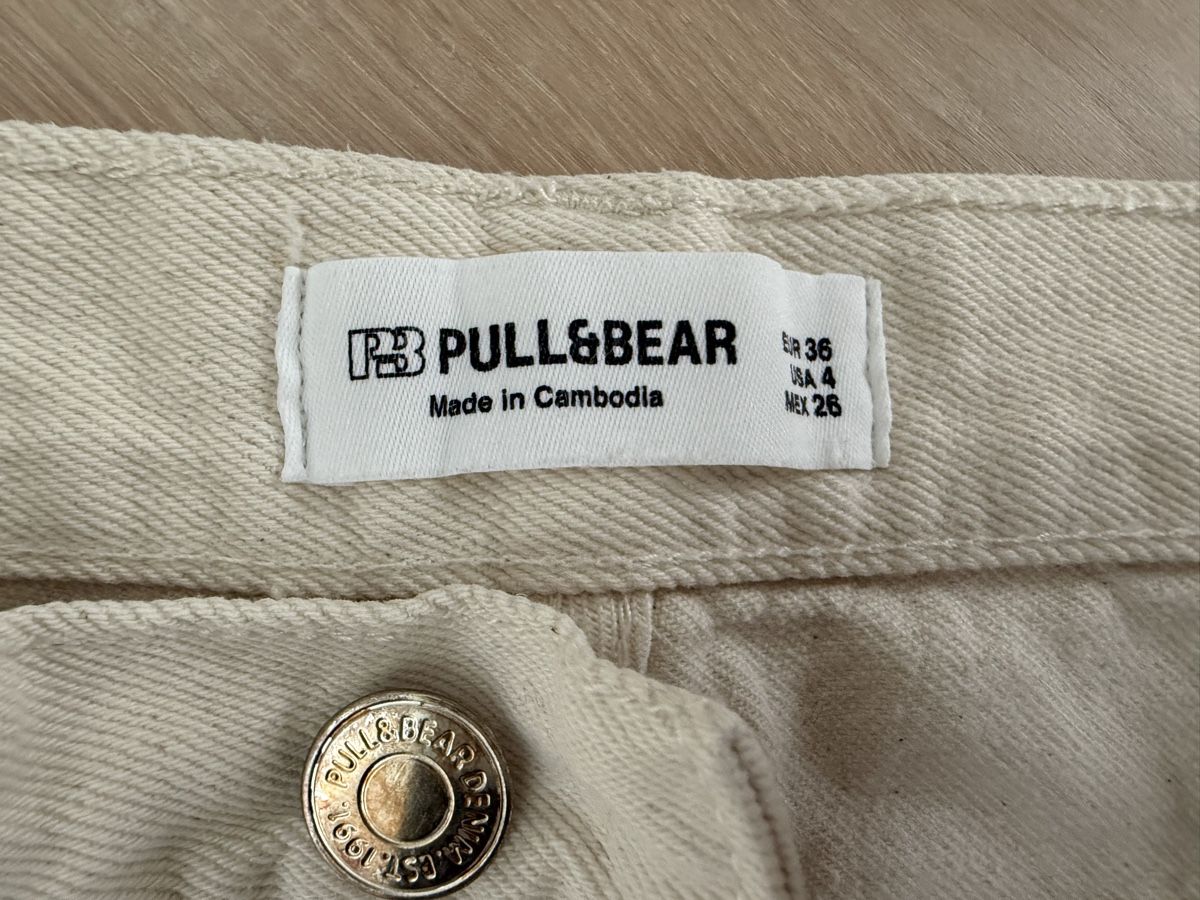 Pull&Bear Jeans: Pull&Bear Jeans, Gr. 36, Creme + Schwarz, Top Zustand! – Nuovo (secondo la descrizione) da Meierskappel venduto da Similein93 1