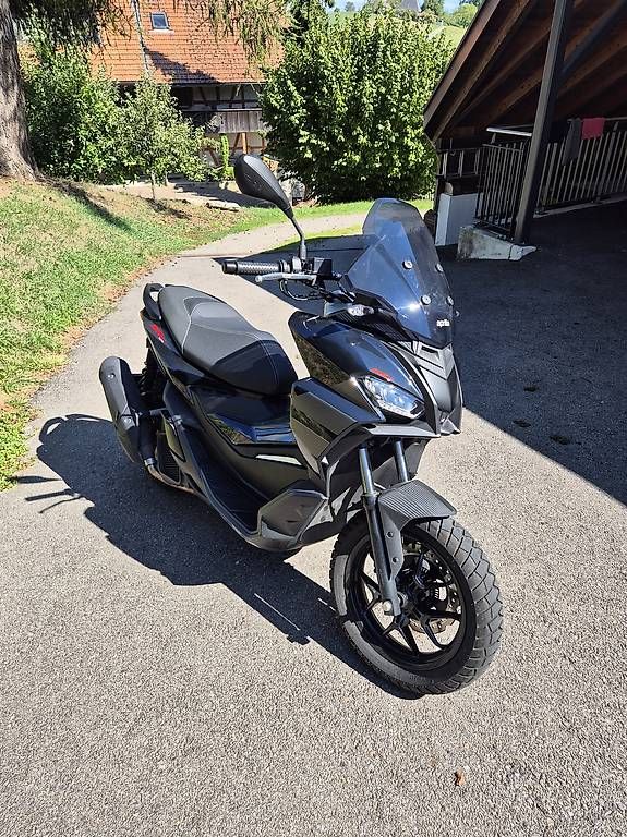 Aprilia Scooter: Aprillia SR GT 125 – Usato da Bern venduto da phi_b8jr